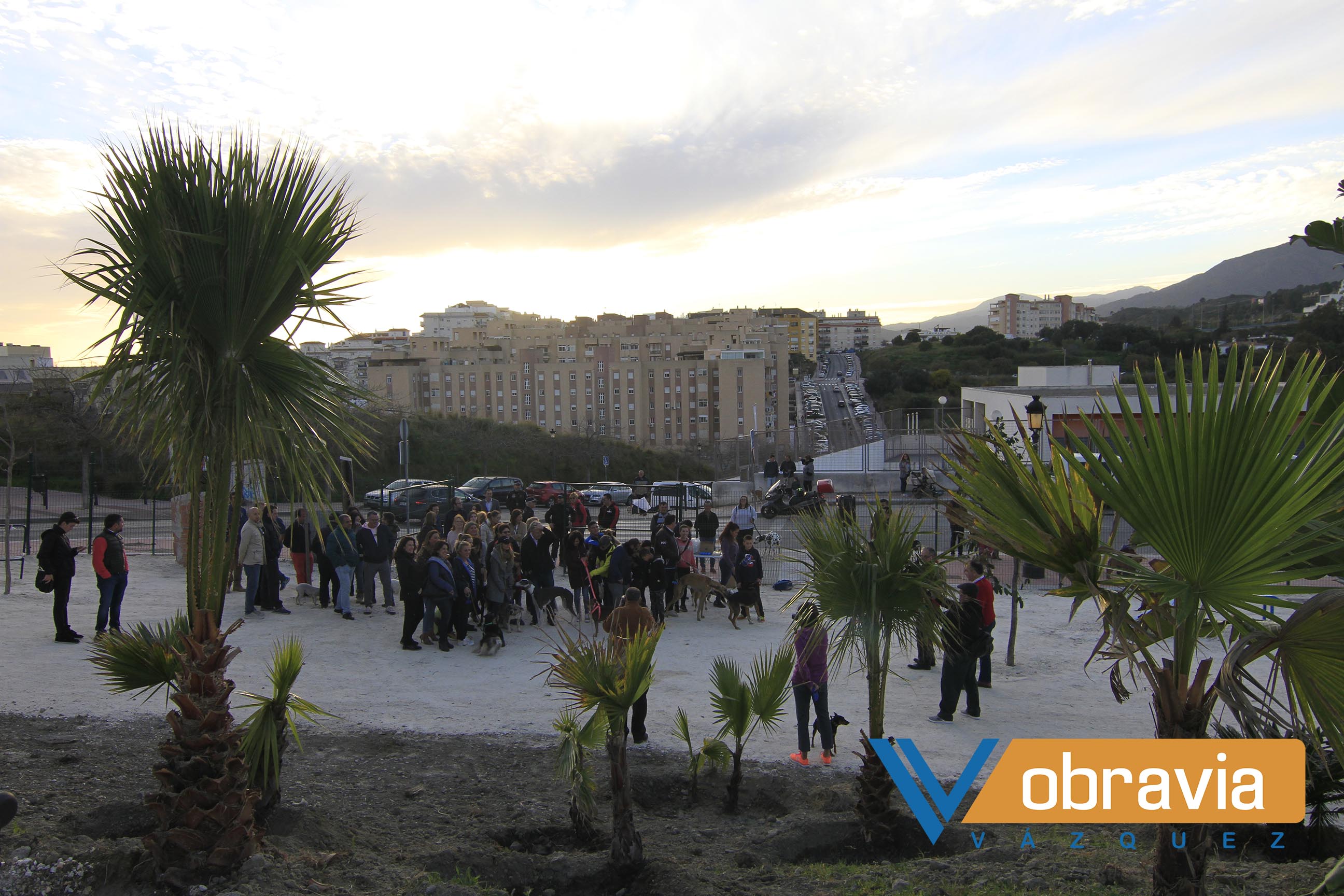 Estepona crea el segundo parque canino de la ciudad, en la avenida Litoral  - La Opinión de Málaga